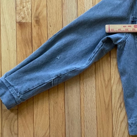 Classic vintage Calvin Klein grey jean jacket - Picture 6 of 16